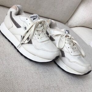 Reebok Cream and Black Girl Sneakers